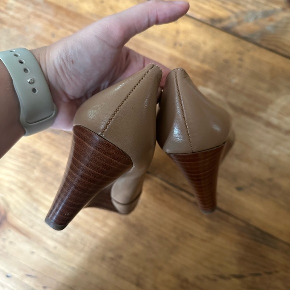 Franco Sarto Elegant Tan Wedge Heels - Picture 9 of 12